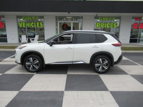 Pearl White Tricoat Nissan Rogue SL.  Click to enlarge.
