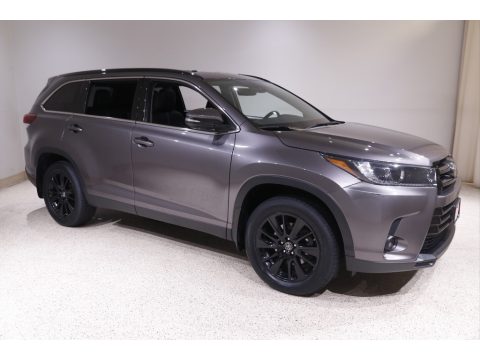 Predawn Gray Mica Toyota Highlander SE AWD.  Click to enlarge.