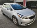 Front 3/4 View of 2018 Kia Forte LX Hatchback #1