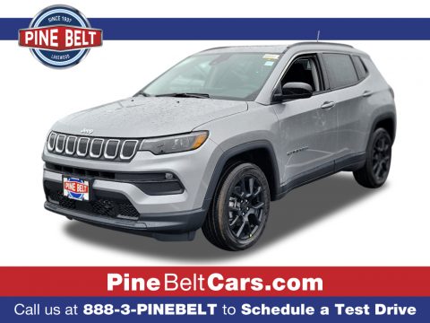 Billet Silver Metallic Jeep Compass Latitude Lux 4x4.  Click to enlarge.