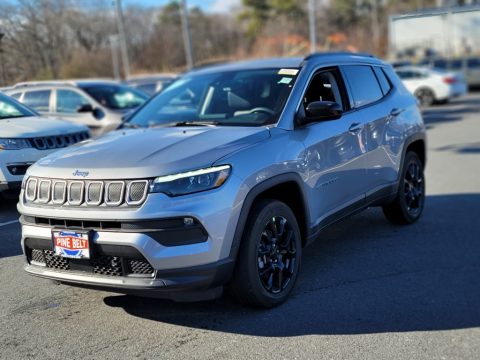 Billet Silver Metallic Jeep Compass Latitude Lux 4x4.  Click to enlarge.
