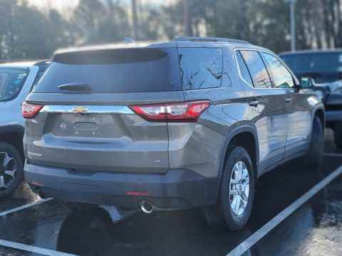 Stone Gray Metallic Chevrolet Traverse LT.  Click to enlarge.