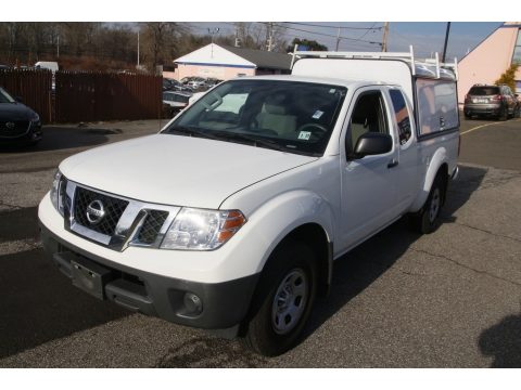 Glacier White Nissan Frontier S King Cab.  Click to enlarge.