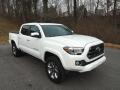 Front 3/4 View of 2016 Toyota Tacoma Limited Double Cab 4x4 #4