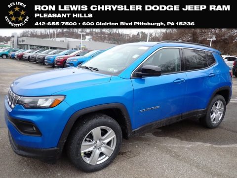 Laser Blue Pearl Jeep Compass Latitude 4x4.  Click to enlarge.