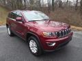 Front 3/4 View of 2022 Jeep Grand Cherokee Laredo 4x4 #4