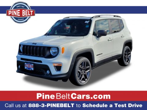 Alpine White Jeep Renegade Latitude 4x4.  Click to enlarge.