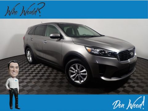 Titanium Silver Kia Sorento L.  Click to enlarge.