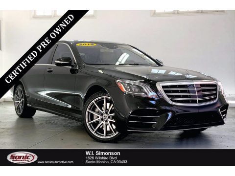 Black Mercedes-Benz S 560 Sedan.  Click to enlarge.