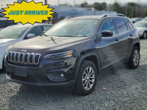 Diamond Black Crystal Pearl Jeep Cherokee Latitude Plus 4x4.  Click to enlarge.