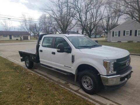Oxford White Ford F250 Super Duty XL Crew Cab 4x4 Chassis.  Click to enlarge.