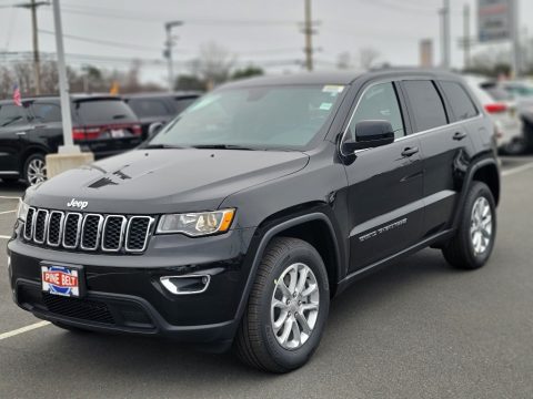 Diamond Black Crystal Pearl Jeep Grand Cherokee Laredo 4x4.  Click to enlarge.