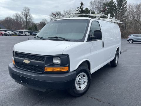 Summit White Chevrolet Express 3500 Cargo WT.  Click to enlarge.