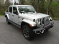 Front 3/4 View of 2022 Jeep Gladiator Overland 4x4 #4