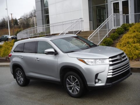 Celestial Silver Metallic Toyota Highlander XLE AWD.  Click to enlarge.