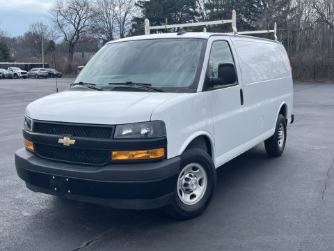 Summit White Chevrolet Express 3500 Cargo WT.  Click to enlarge.