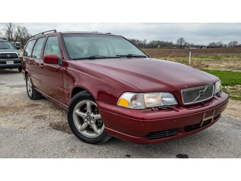 Classic Red Volvo V70 T5.  Click to enlarge.