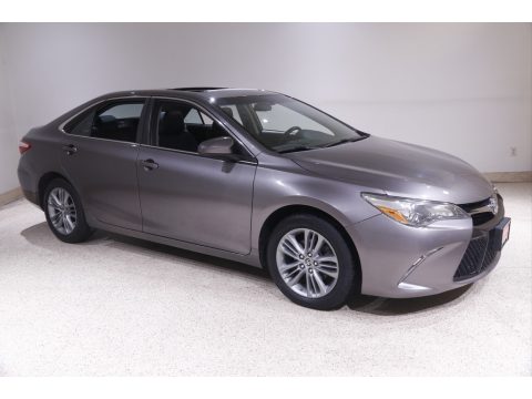 Predawn Gray Mica Toyota Camry SE.  Click to enlarge.