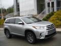 Front 3/4 View of 2019 Toyota Highlander XLE AWD #1