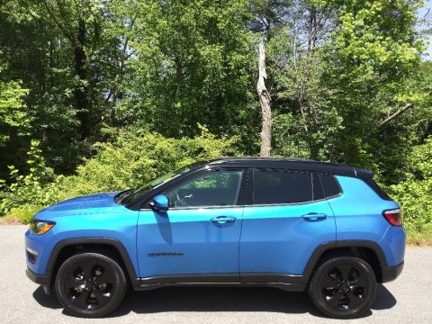 Laser Blue Pearl Jeep Compass Altitude 4x4.  Click to enlarge.