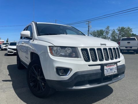 Bright White Jeep Compass Latitude.  Click to enlarge.