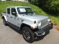 Front 3/4 View of 2022 Jeep Gladiator Overland 4x4 #4