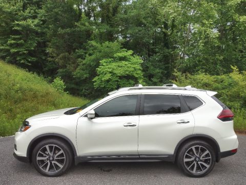 Pearl White Tricoat Nissan Rogue SL.  Click to enlarge.