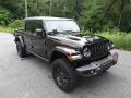 Front 3/4 View of 2022 Jeep Gladiator Mojave 4x4 #4