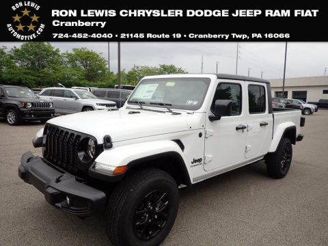 Bright White Jeep Gladiator Altitude 4x4.  Click to enlarge.