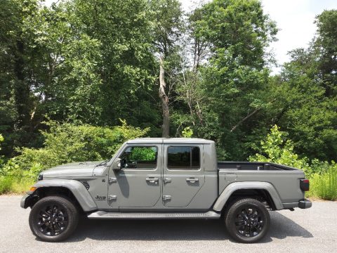 Sting-Gray Jeep Gladiator High Altitude 4x4.  Click to enlarge.