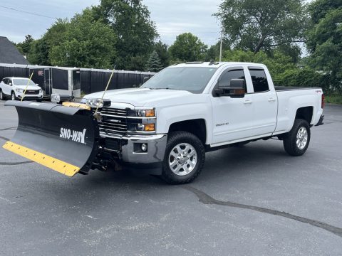 Summit White Chevrolet Silverado 2500HD LT Double Cab 4x4.  Click to enlarge.