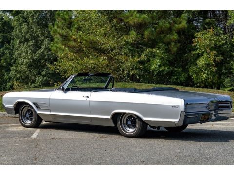 Silver Cloud Buick Wildcat Convertible.  Click to enlarge.