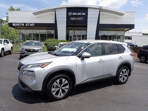 Brilliant Silver Metallic Nissan Rogue SV AWD.  Click to enlarge.