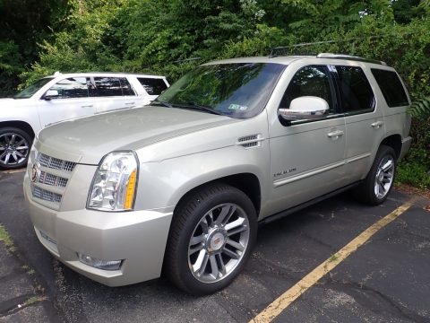 Silver Coast Metallic Cadillac Escalade Premium AWD.  Click to enlarge.