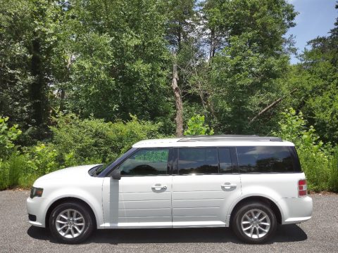 Oxford White Ford Flex SE.  Click to enlarge.