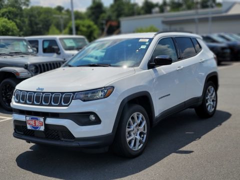 Bright White Jeep Compass Latitude 4x4.  Click to enlarge.