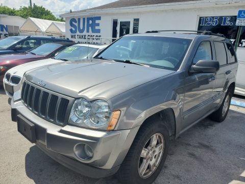 Mineral Gray Metallic Jeep Grand Cherokee Laredo 4x4.  Click to enlarge.