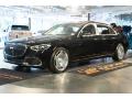 Front 3/4 View of 2021 Mercedes-Benz S Maybach S 580 4Matic Sedan #24