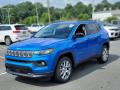 Front 3/4 View of 2022 Jeep Compass Latitude 4x4 #1