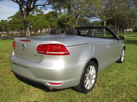Reflex Silver Metallic Volkswagen Eos Komfort.  Click to enlarge.