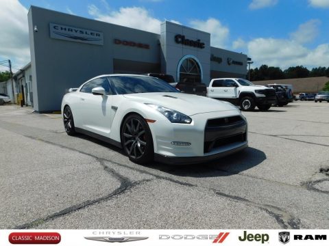 Pearl White Nissan GT-R Premium.  Click to enlarge.