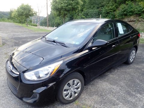 Ultra Black Hyundai Accent SE Sedan.  Click to enlarge.