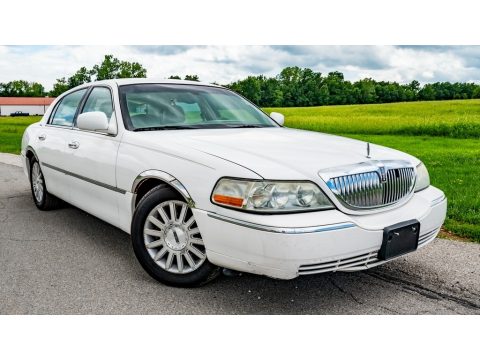 White Pearl Lincoln Town Car Executive.  Click to enlarge.
