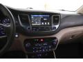 Controls of 2018 Hyundai Tucson SEL #9