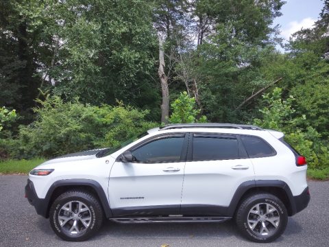 Bright White Jeep Cherokee Trailhawk 4x4.  Click to enlarge.