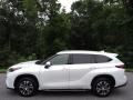  2022 Toyota Highlander Wind Chill Pearl #1