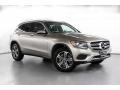 Front 3/4 View of 2019 Mercedes-Benz GLC 300 #2