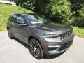 Front 3/4 View of 2022 Jeep Grand Cherokee Summit Reserve 4x4 #4