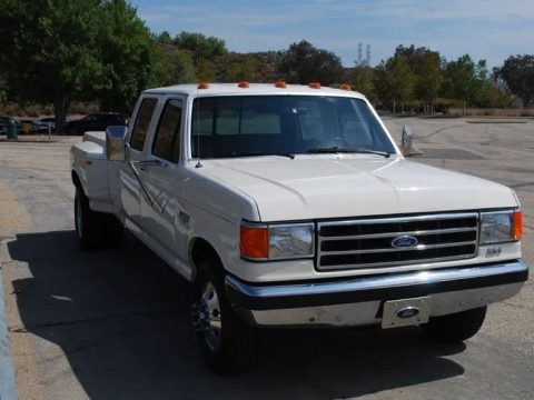 Colonial White Ford F350 XLT Lariat Crew Cab.  Click to enlarge.