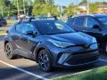 Front 3/4 View of 2020 Toyota C-HR XLE #4